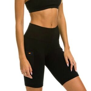 AVIATOR NATION 8INCH CARGO POCKET HI-RISE BIKER SHORT - BLACK